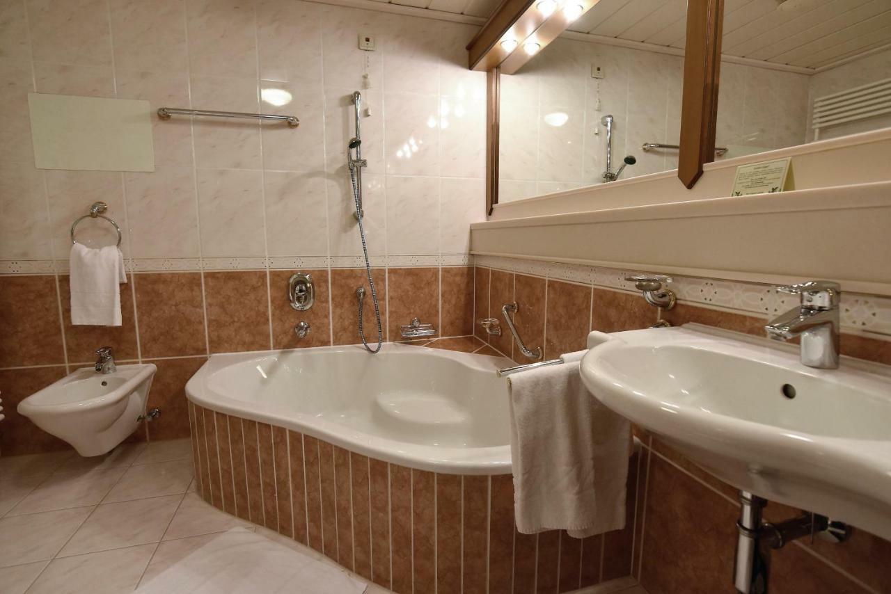 Reduce Hotel Thermal Adults Only バート・タッツマンスドルフ エクステリア 写真
